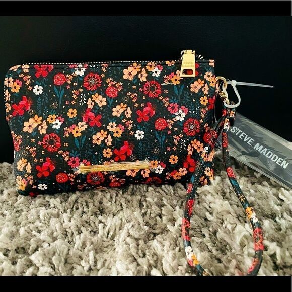NWT Steve Madden Trell Clutch - Picture 1 of 5